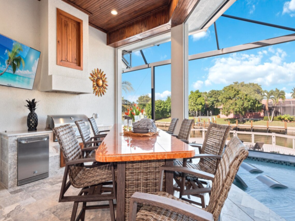 Discover Luxurious Waterfront Retreats - Unmatched Bay Views - additional view, photo 5
