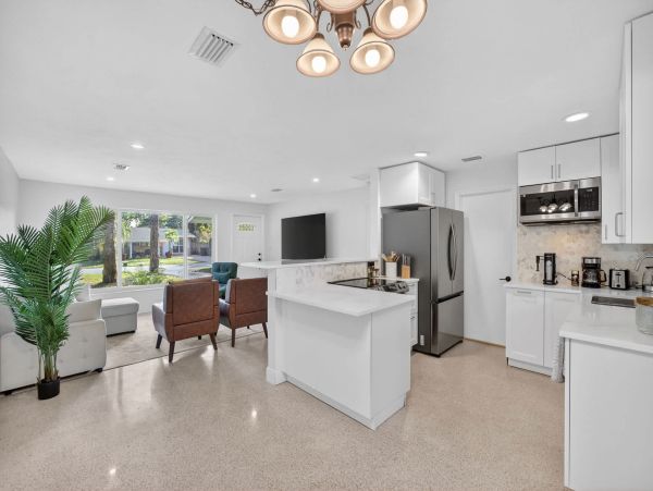 Ideal Retreat Florida Vacation Home - Near Fort Lauderdale Beach 3-Bedroom Home