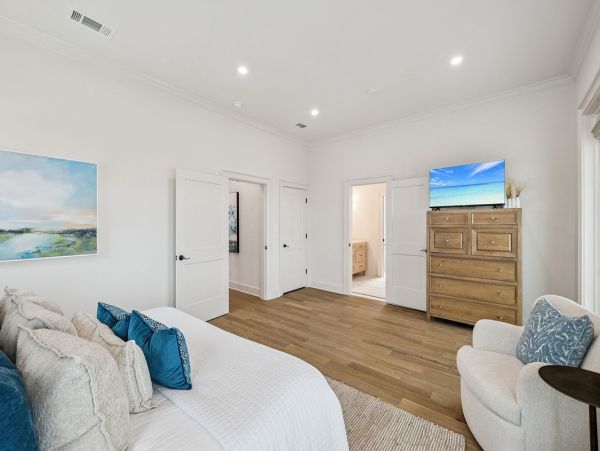 Luxurious 8-Bedroom Seagrove Beach Retreat with Pool & Lake Front
