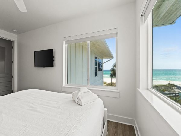 Luxurious Beachfront Retreat in Panama Beach - 6 Bedroom Duplex