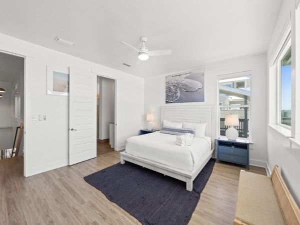 Luxury 6-Bedroom Beachfront Retreat - Unforgettable Coastal Getaway