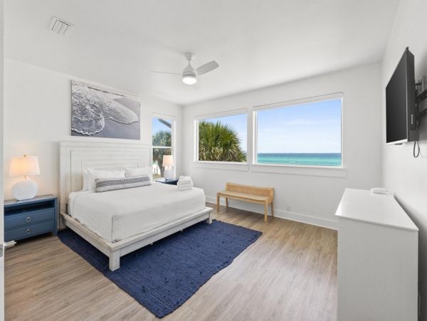 Luxury 6-Bedroom Beachfront Retreat - Unforgettable Coastal Getaway