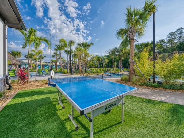 Luxurious 5-Bedroom Townhouse Near Disney World