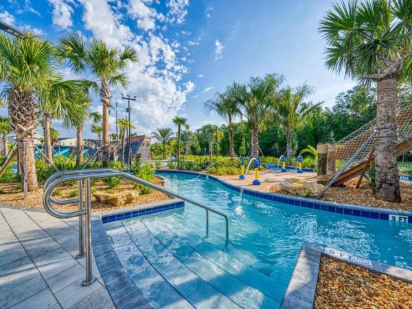 Luxurious 5-Bedroom Townhouse Near Disney World