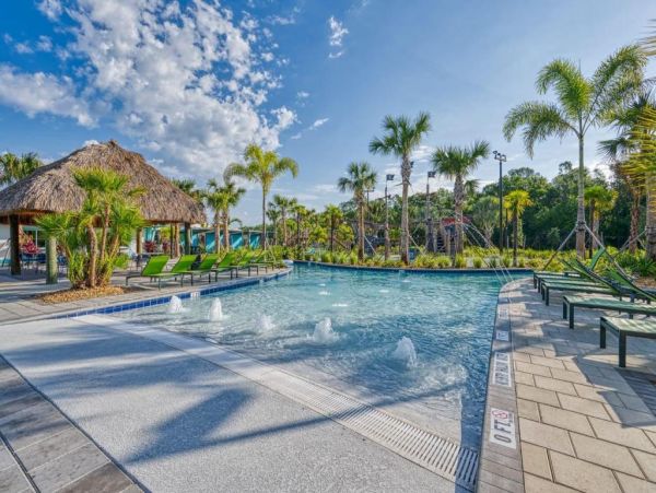 Luxurious 5-Bedroom Townhouse Near Disney World