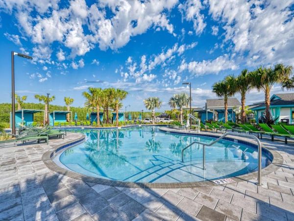 Luxurious 5-Bedroom Townhouse Near Disney World