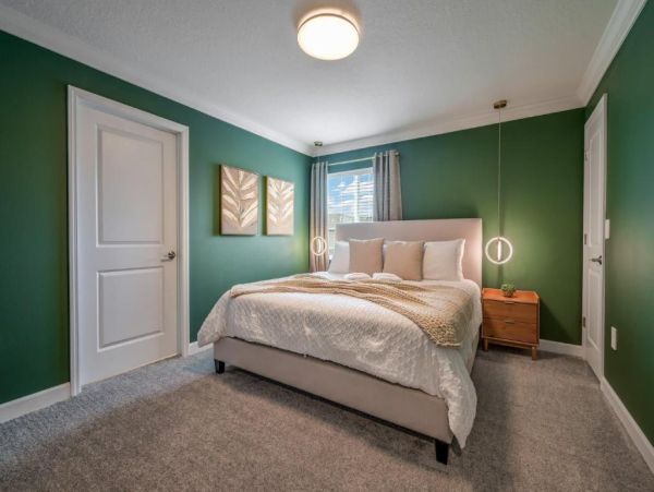 Luxurious 5-Bedroom Townhouse Near Disney World