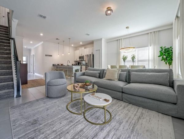 Luxurious 5-Bedroom Townhouse Near Disney World