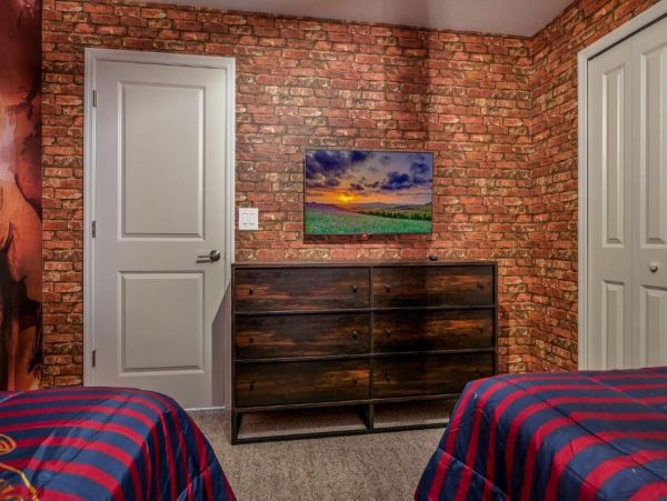 Luxurious 5-Bedroom Townhouse Near Disney World