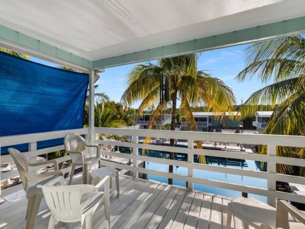 Stunning Canal Front Oasis in The Florida Keys - Ultimate Waterfront Getaway