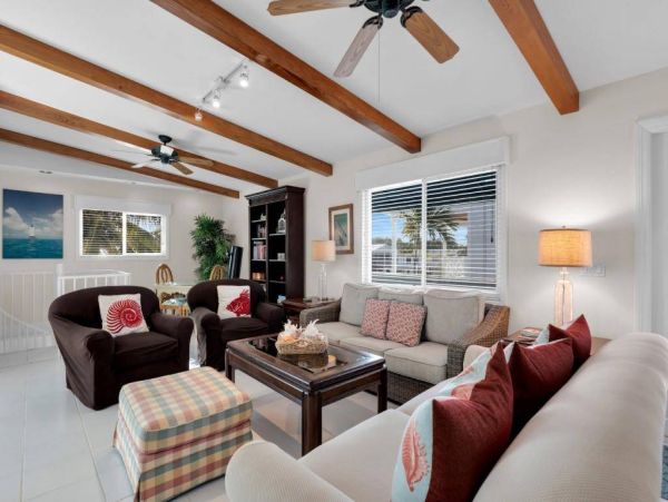 Stunning Canal Front Oasis in The Florida Keys - Ultimate Waterfront Getaway