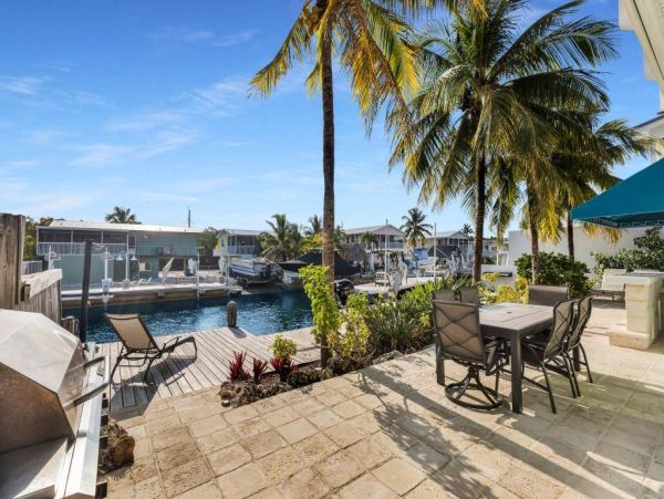 Stunning Canal Front Oasis in The Florida Keys - Ultimate Waterfront Getaway