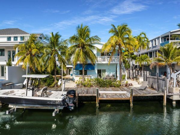 Stunning Canal Front Oasis in The Florida Keys - Ultimate Waterfront Getaway