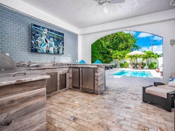 Luxurious Canal-Front Vacation Home in Tavernier, Florida Keys