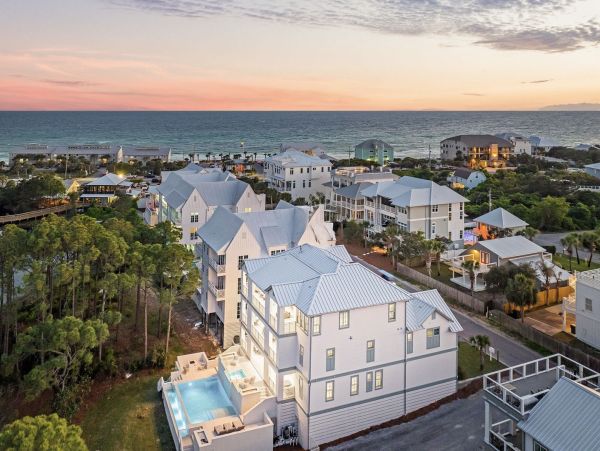 Luxury Beach Retreat on 30A -  Elegance & Comfort