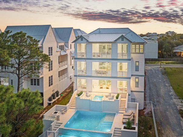 Luxury Beach Retreat on 30A -  Elegance & Comfort