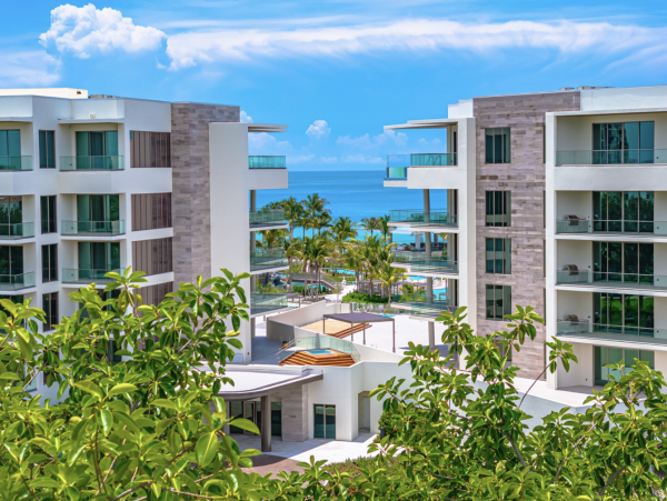 The Most Luxurious Vacation Beach Community on Longboat Key