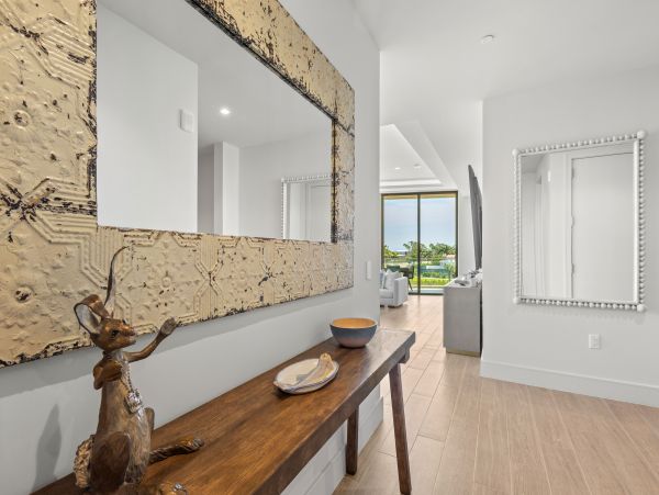 The Most Luxurious Vacation Beach Community on Longboat Key