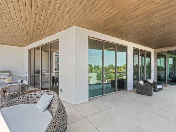 The Most Luxurious Vacation Beach Community on Longboat Key