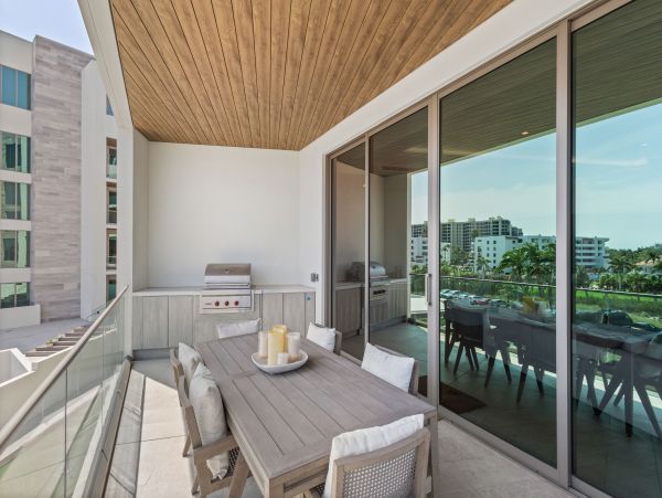 The Most Luxurious Vacation Beach Community on Longboat Key