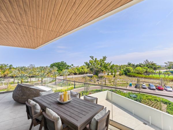 The Most Luxurious Vacation Beach Community on Longboat Key