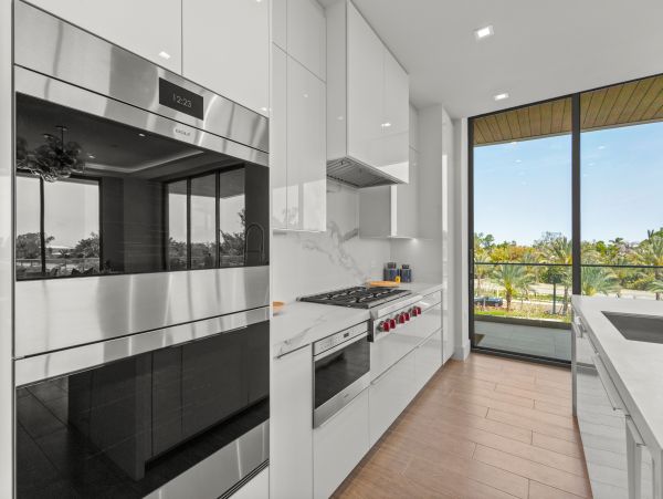 The Most Luxurious Vacation Beach Community on Longboat Key