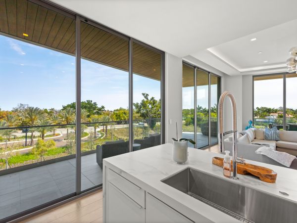 The Most Luxurious Vacation Beach Community on Longboat Key