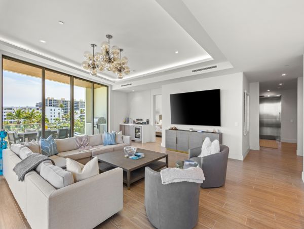 The Most Luxurious Vacation Beach Community on Longboat Key