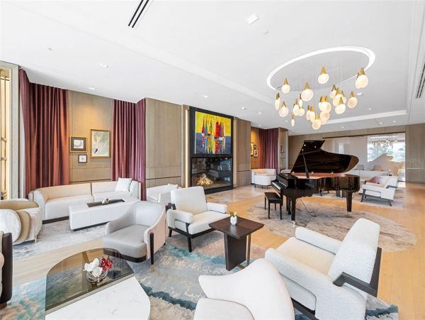 Coastal Luxury Retreat in Longboat Key - 2-Bedroom Condo Stunning Views