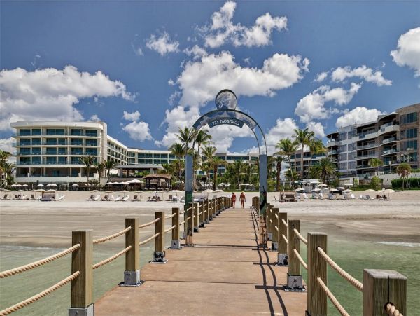 Coastal Luxury Retreat in Longboat Key - 2-Bedroom Condo Stunning Views
