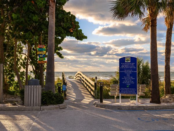Luxurious Beachside Retreat Near Belleair & Indian Rocks Beaches