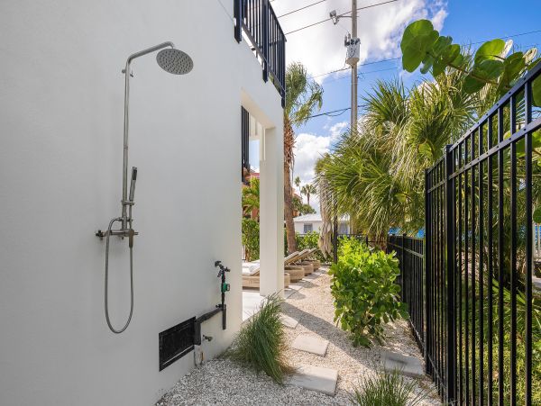 Luxurious Beachside Retreat Near Belleair & Indian Rocks Beaches