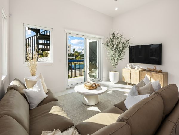 Luxurious Beachside Retreat Near Belleair & Indian Rocks Beaches
