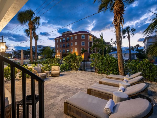 Luxurious Beachside Retreat Near Belleair & Indian Rocks Beaches