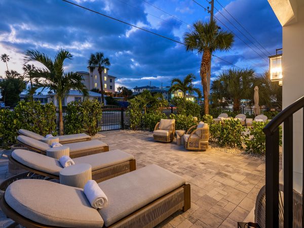 Luxurious Beachside Retreat Near Belleair & Indian Rocks Beaches