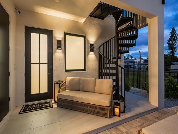 Luxurious Beachside Retreat Near Belleair & Indian Rocks Beaches