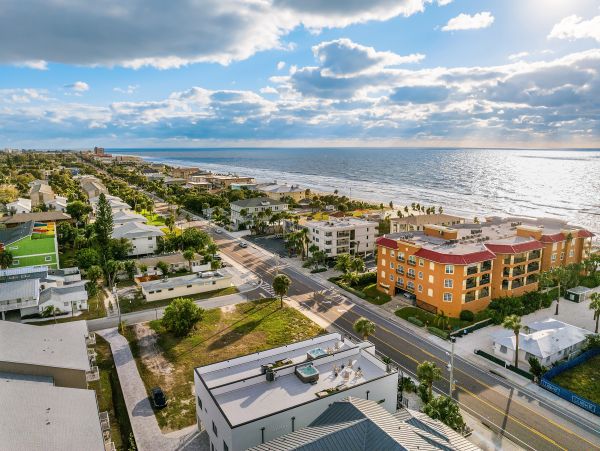 Luxurious Beachside Retreat Near Belleair & Indian Rocks Beaches