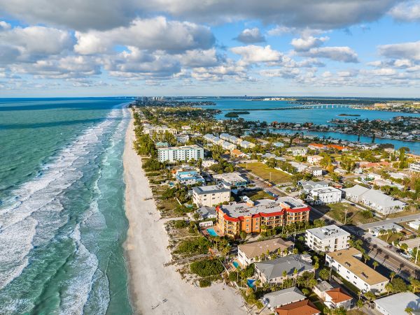 Luxurious Beachside Retreat Near Belleair & Indian Rocks Beaches
