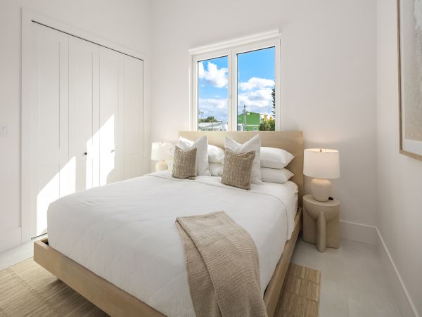 Luxurious Beachside Retreat Near Belleair & Indian Rocks Beaches
