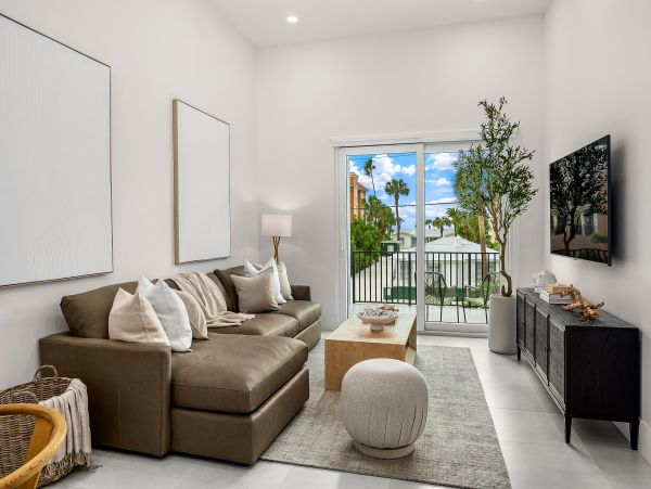 Luxurious Beachside Retreat Near Belleair & Indian Rocks Beaches