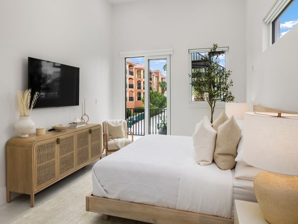 Luxurious Beachside Retreat Near Belleair & Indian Rocks Beaches