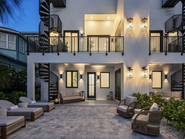 Luxurious Beachside Retreat Near Belleair & Indian Rocks Beaches