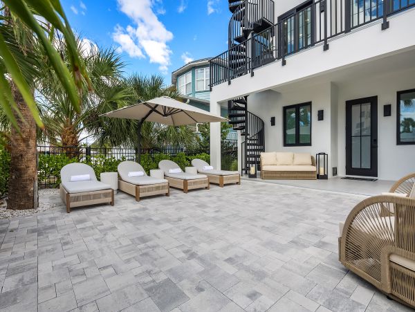 Luxurious Beachside Retreat Near Belleair & Indian Rocks Beaches