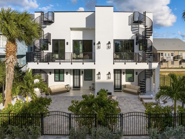Luxurious Beachside Retreat Near Belleair & Indian Rocks Beaches