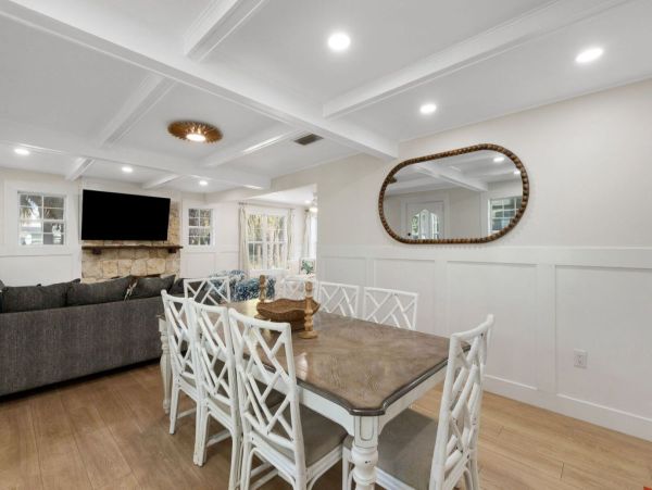 Clearwater Wonderful Vacation Home Steps to Beach- Main House & Casita