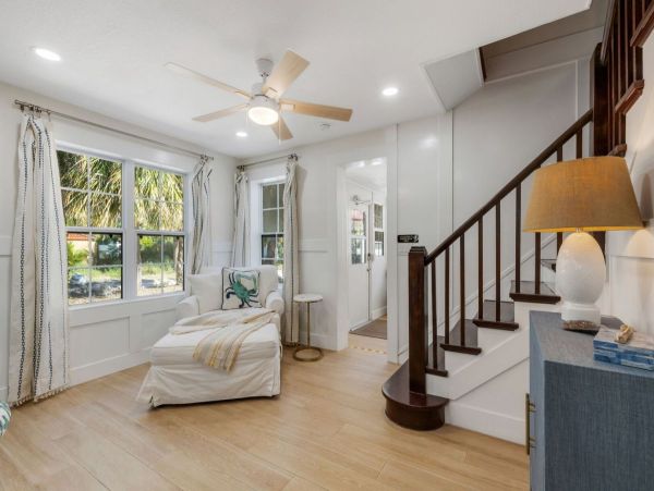Clearwater Wonderful Vacation Home Steps to Beach- Main House & Casita