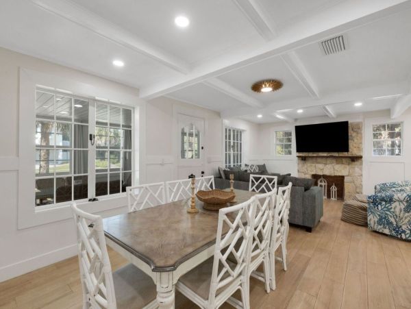 Clearwater Wonderful Vacation Home Steps to Beach- Main House & Casita