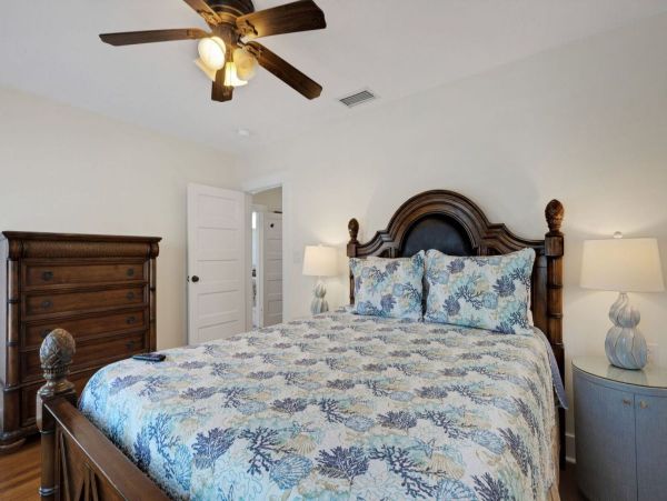 Clearwater Wonderful Vacation Home Steps to Beach- Main House & Casita