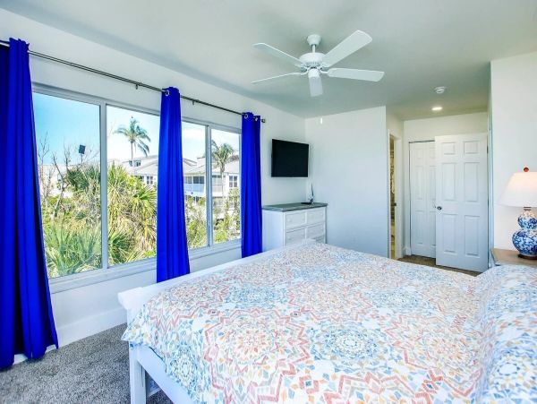 Sanibel Island Three Bedroom Beachfront Townhome Pool Views Sleeps Eight