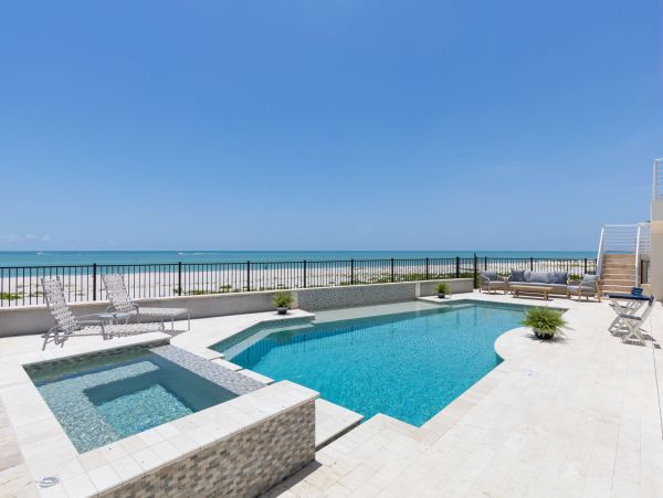 Luxurious Beachfront Home in Sanibel Island - Your Perfect Getaway
